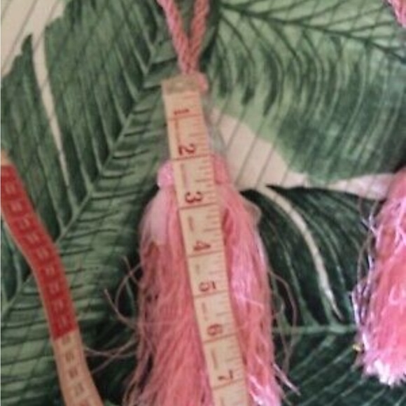 2 New Pink curtains tie back tassels - Picture 9 of 9